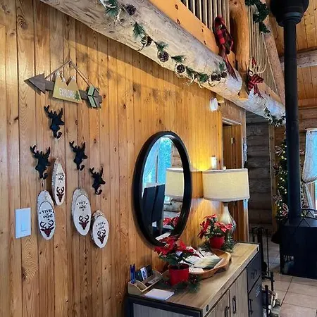Chalets Terre De L'Orme With Spa Tucked Away In Nature Saint-Gabriel-De-Valcartier Exterior photo