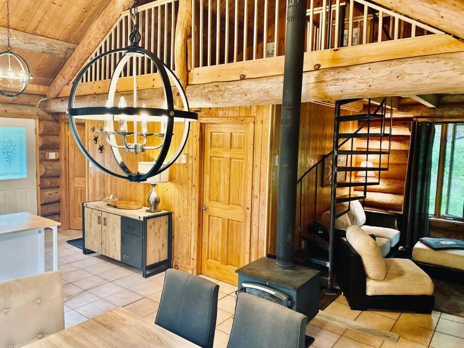 Chalet Terre De L'orme With Tucked Away In Nature *