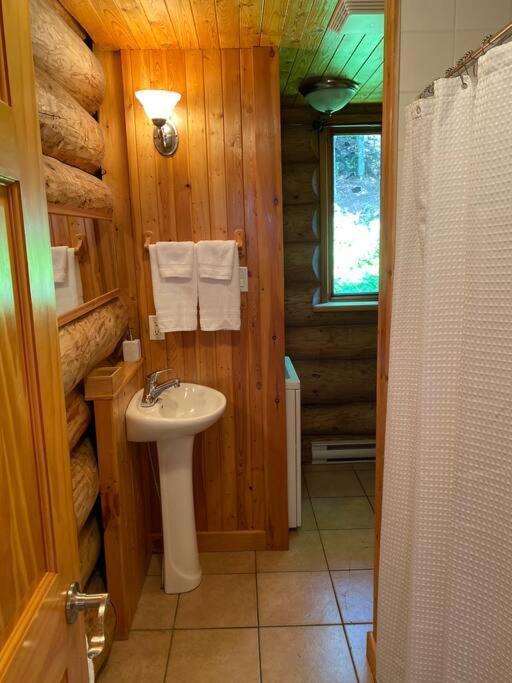 Terre De L'orme With Tucked Away In Nature