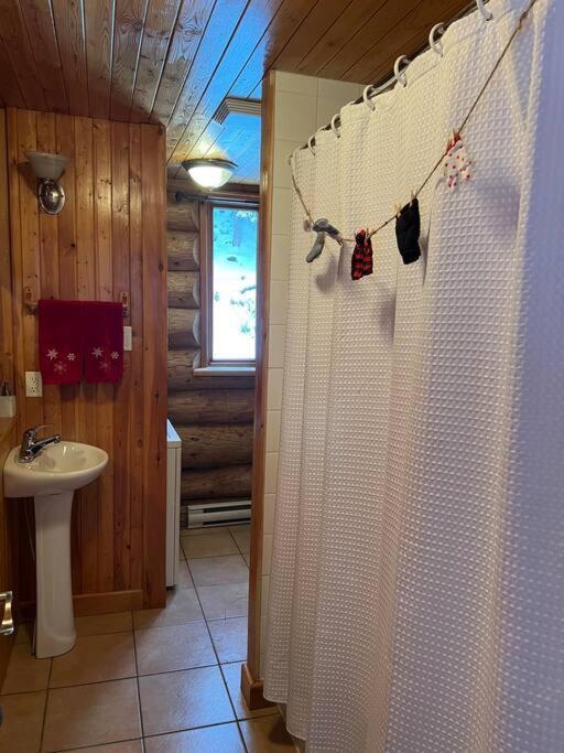 Terre De L'orme With Tucked Away In Nature Chalet *