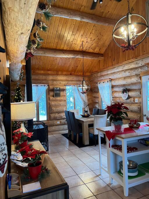 Terre De L'orme With Tucked Away In Nature * Saint-Gabriel-De-Valcartier