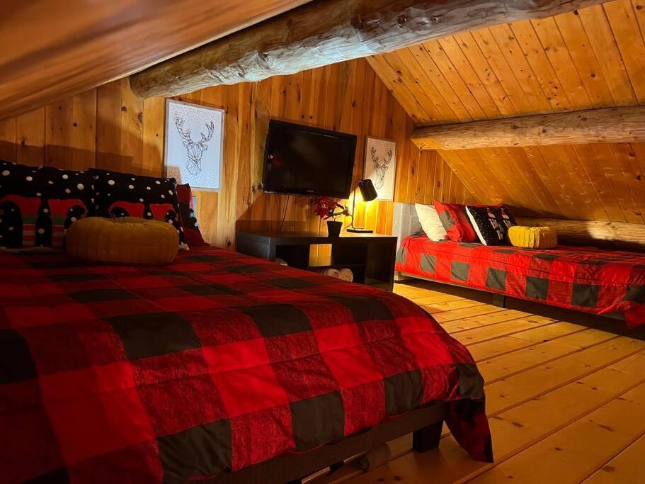 Chalet Terre De L'orme With Tucked Away In Nature Saint-Gabriel-De-Valcartier